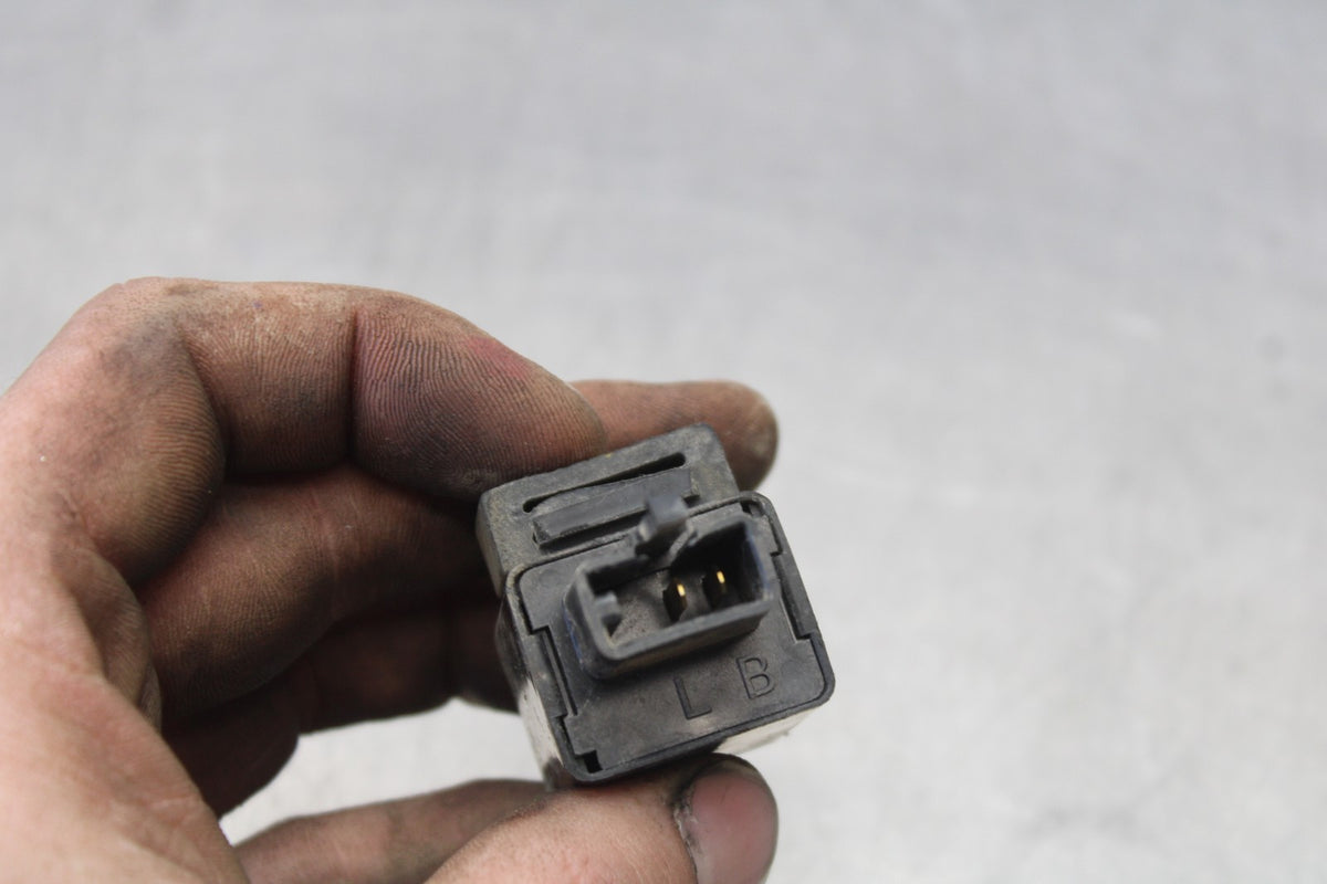 03-08 HONDA VTX1300C TURN SIGNAL BLINKER RELAY FLASHER SWITCH BB868