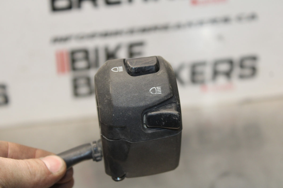 19 MOTO GUZZI V7 III LEFT CLIP ON HANDLE HORN SIGNALS SWITCH SWITCHES BB831