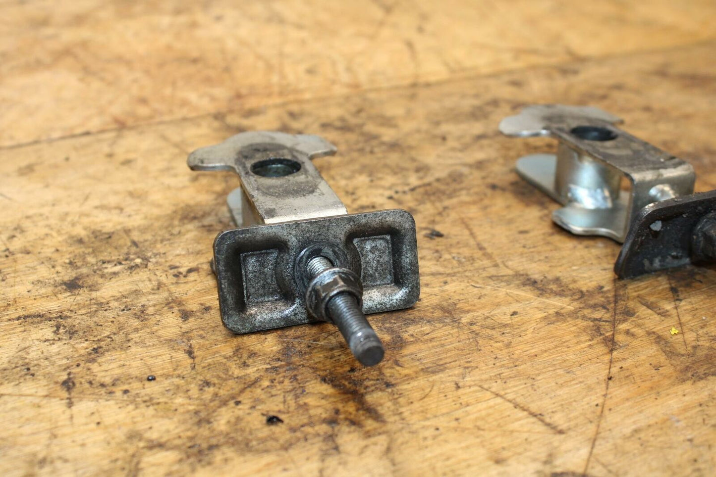 04-09 SUZUKI GS500F SWINGARM CHAIN TENSIONER ADJUSTMENT BRACKETS  BB335