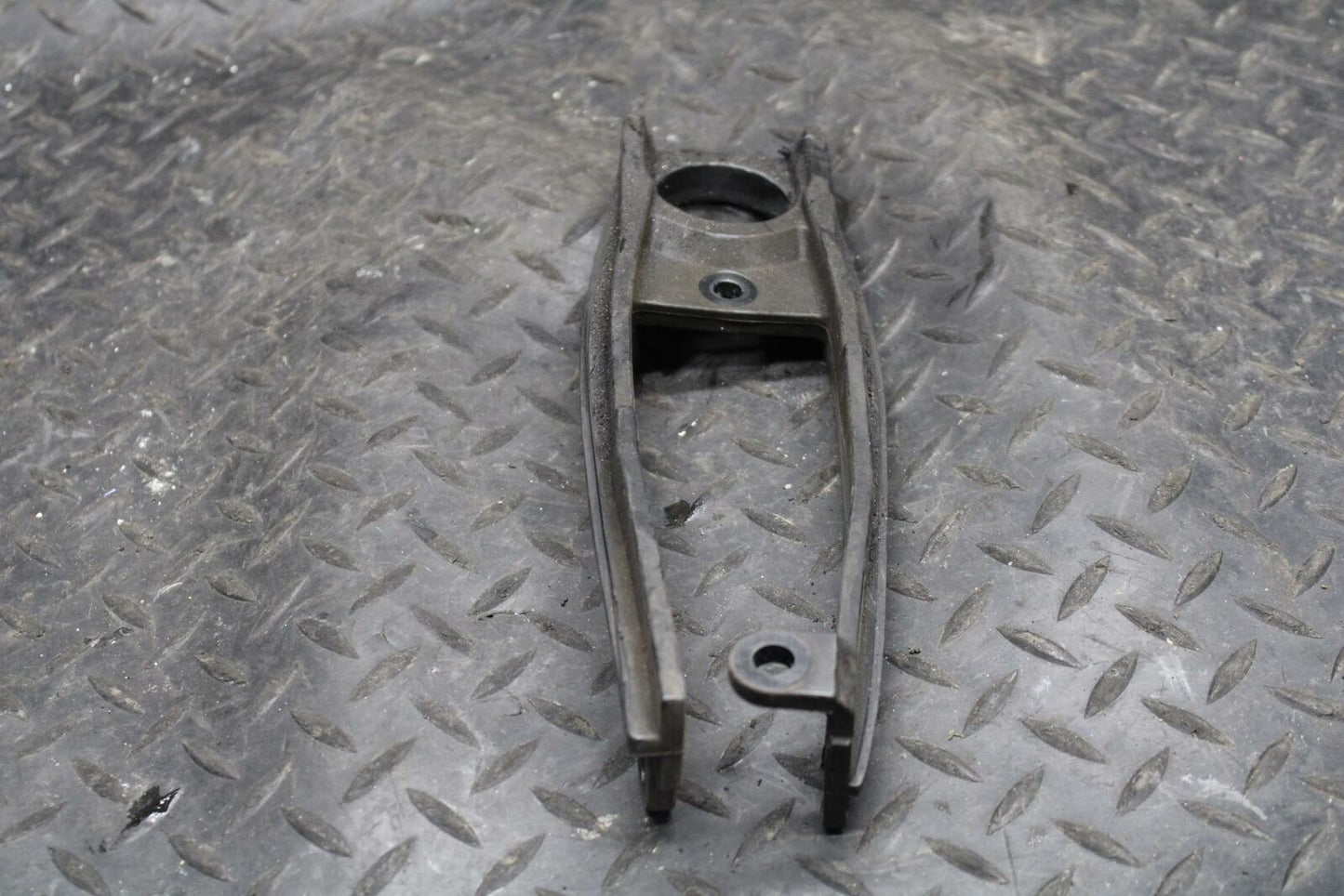08-09 SUZUKI GSXR600 SWINGARM CHAIN BUFFER SLIDER GUIDE BB226