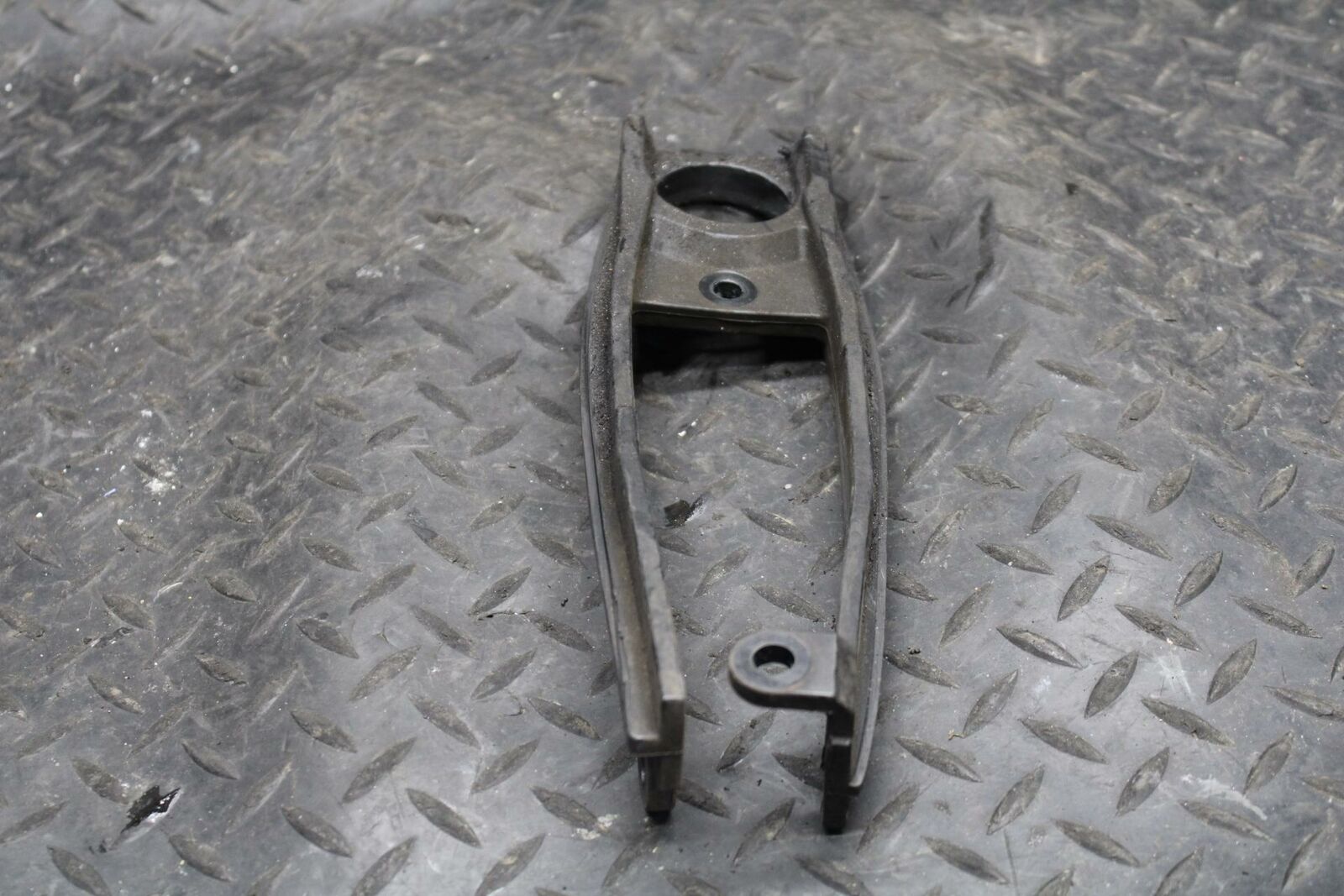 08-09 SUZUKI GSXR600 SWINGARM CHAIN BUFFER SLIDER GUIDE BB226