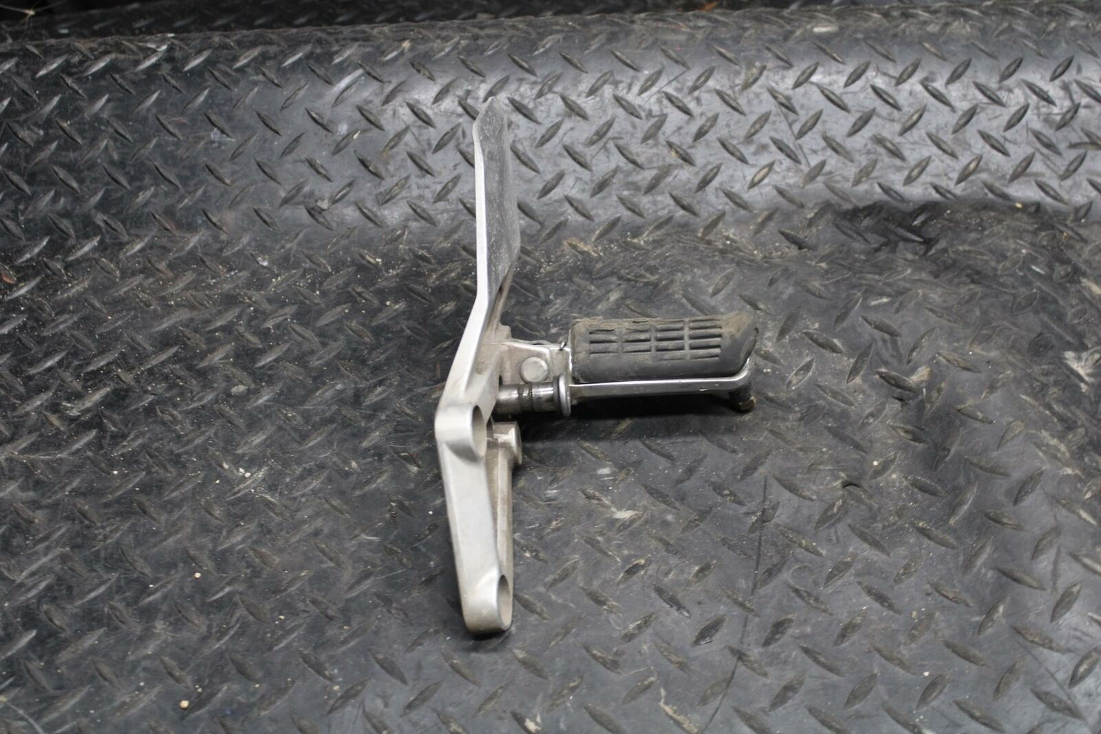98 HONDA CBR600F3 LEFT REARSET REAR SET DRIVER FOOT PEG REST STOP BB201
