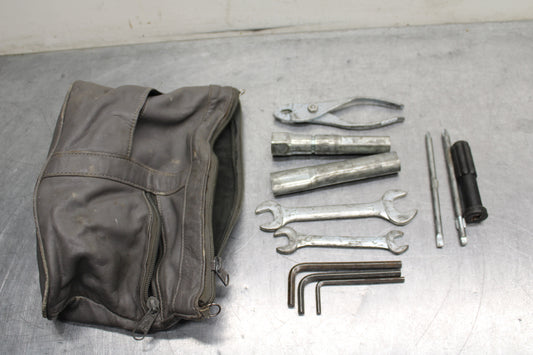00 SUZUKI INTRUDER 1500 VL1500 STOCK TOOLS OEM TOOL BAG KIT SET BB761