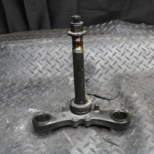 86 SUZUKI GS750ES FRONT FORKS CLAMP LOWER TRIPLE TREE STEM BB233