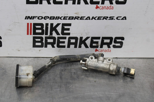 98-05 HONDA SUPER HAWK 1000 VTR1000F REAR MASTER CYLINDER & RESERVOIR BB821