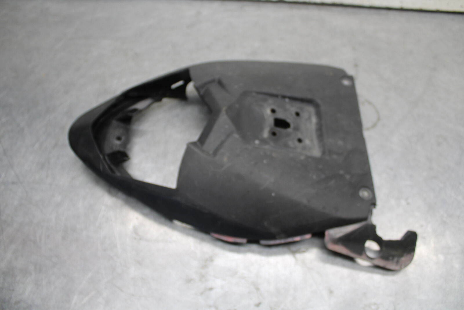 09-12 KAWASAKI NINJA ZX6R REAR TAILLIGHT BRAKE LIGHT TRIM BB640