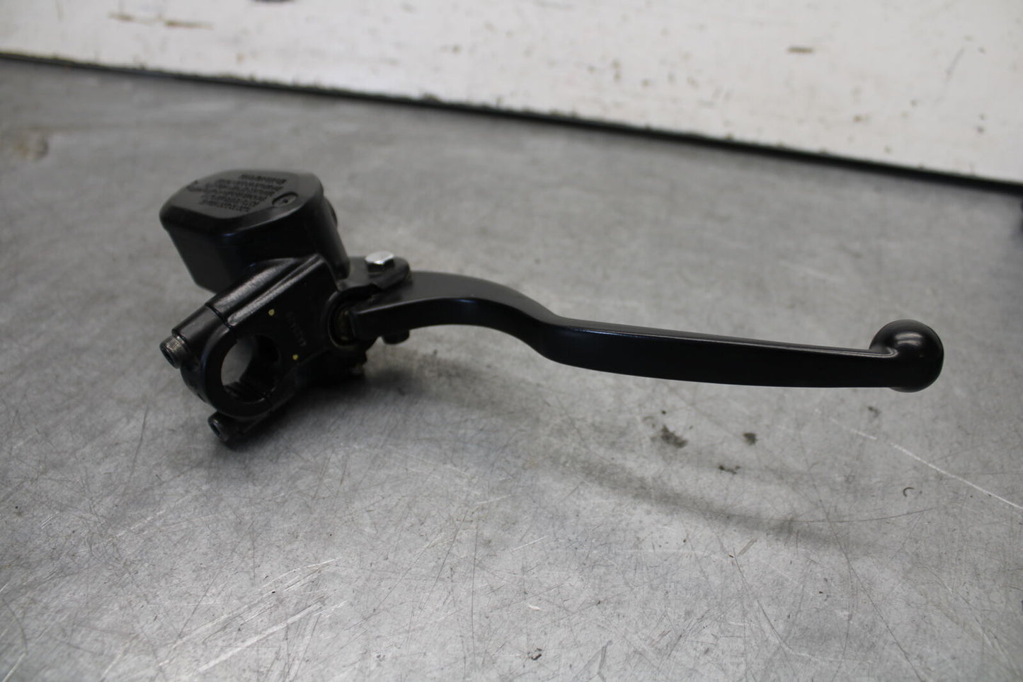 18-23 KAWASAKI NINJA 400 FRONT BRAKE MASTER CYLINDER w/ LEVER BB660