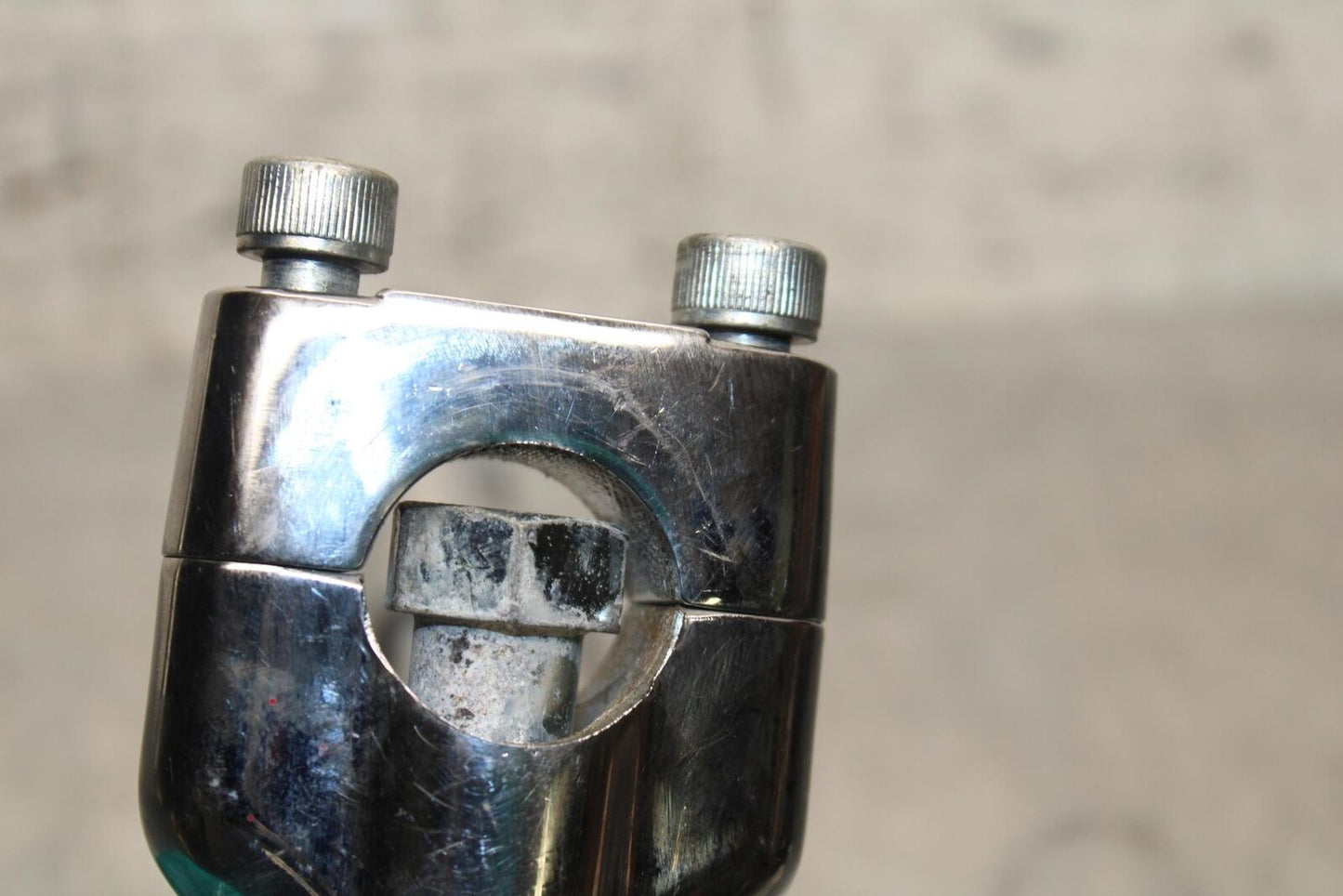 2004 Suzuki Intruder 1500 VL1500 HANDLEBAR RISERS BB573