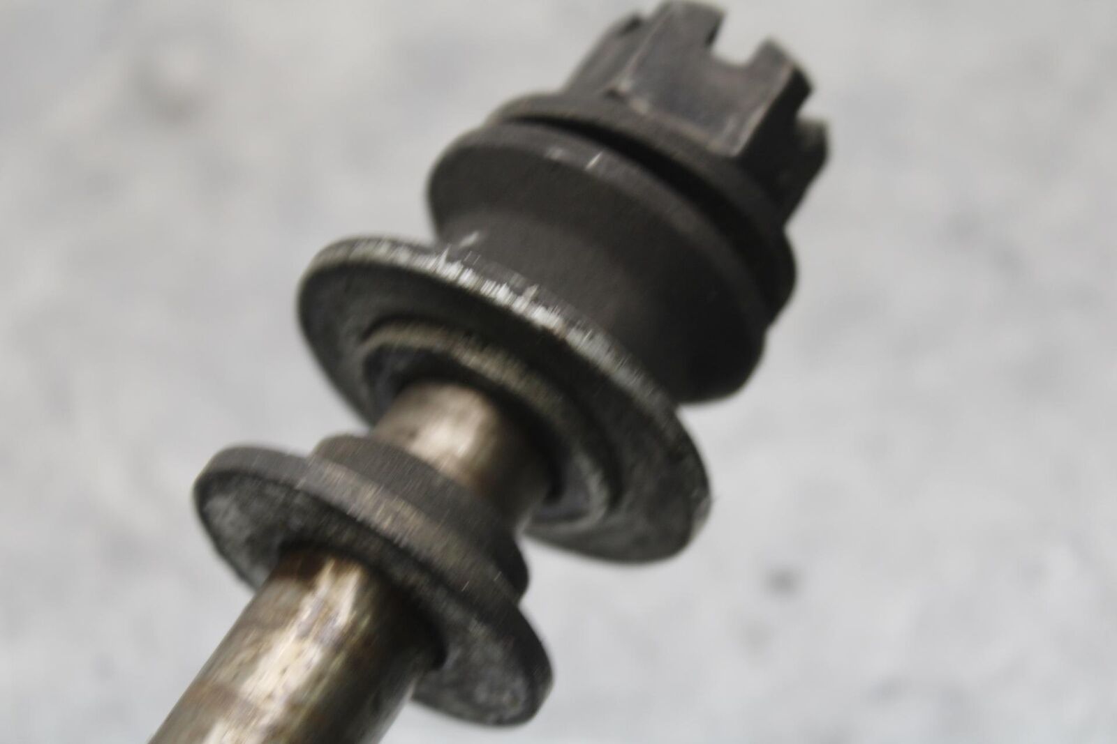 80-81 SUZUKI GS1000GL REAR AXLE BACK WHEEL RIM PIVOT BOLT AXEL BB103