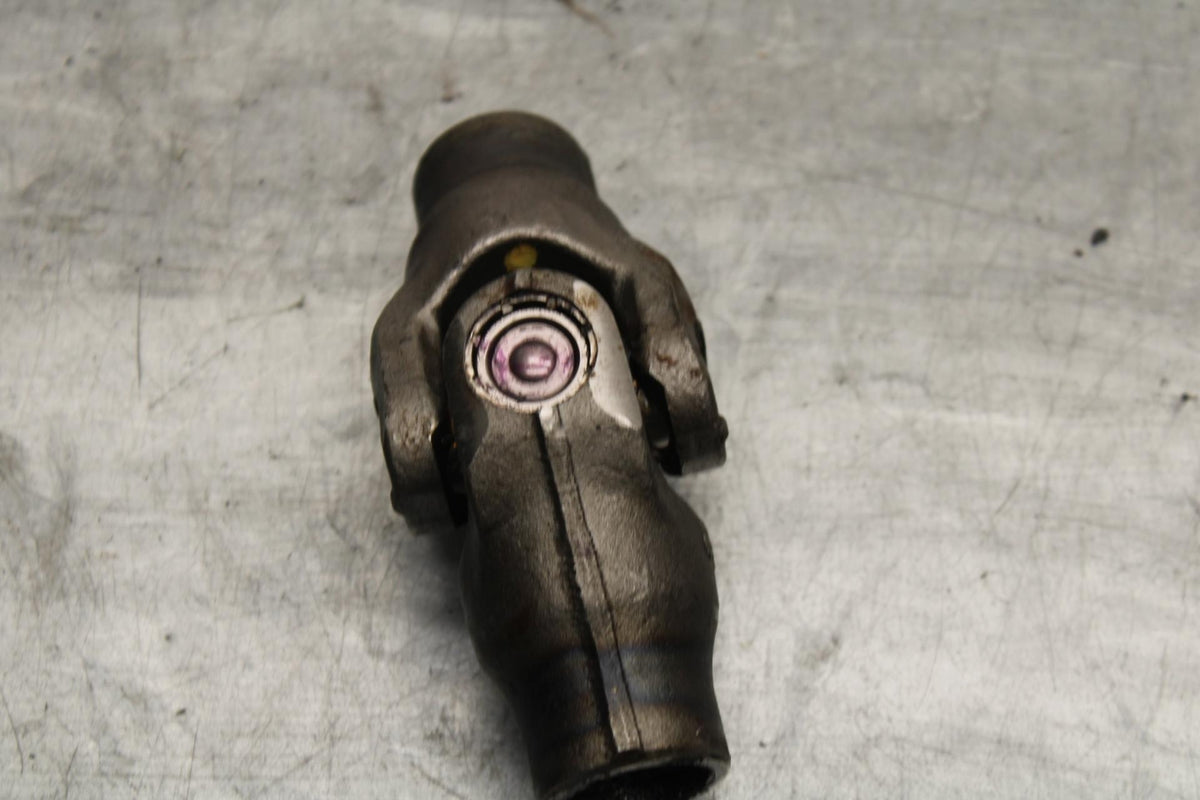 2007 Honda Shadow Spirit 1100 VT1100C DRIVE YOKE AXEL U-JOINT BB561