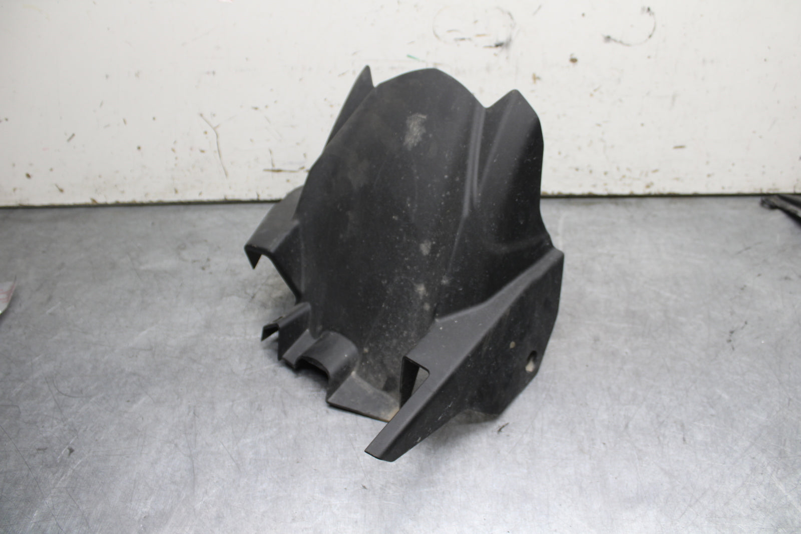 18-24 KAWASAKI NINJA 650 REAR BACK WHEEL TIRE HUGGER FENDER BB725