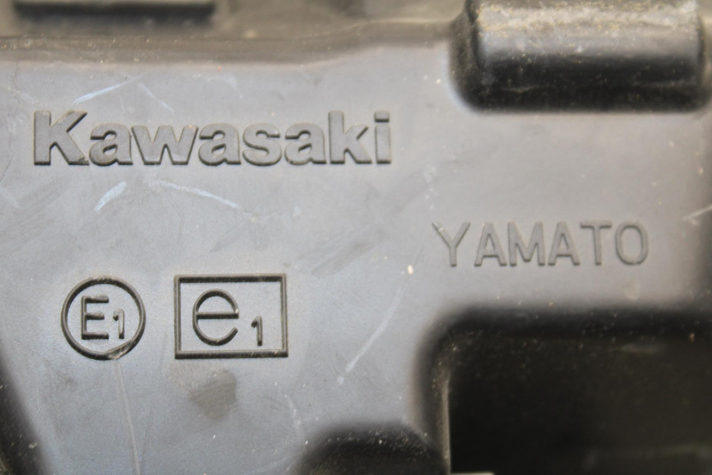 17-20 KAWASAKI NINJA 650 EX650 ABS AIRBOX AIR INTAKE FILTER BOX BB88