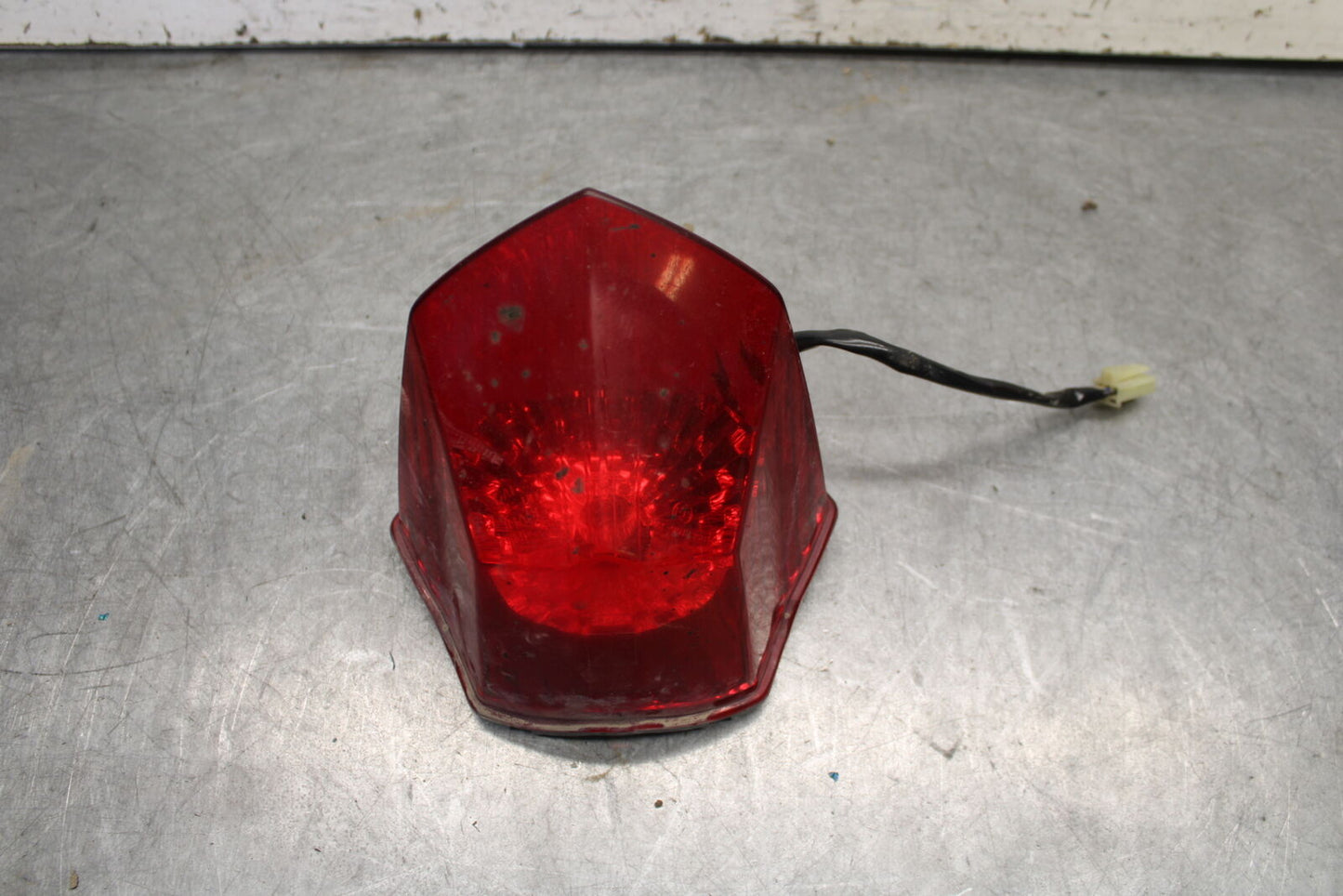 09-15 YAMAHA FZ6R REAR TAIL TAILLIGHT BACK BRAKE LIGHT  BB686