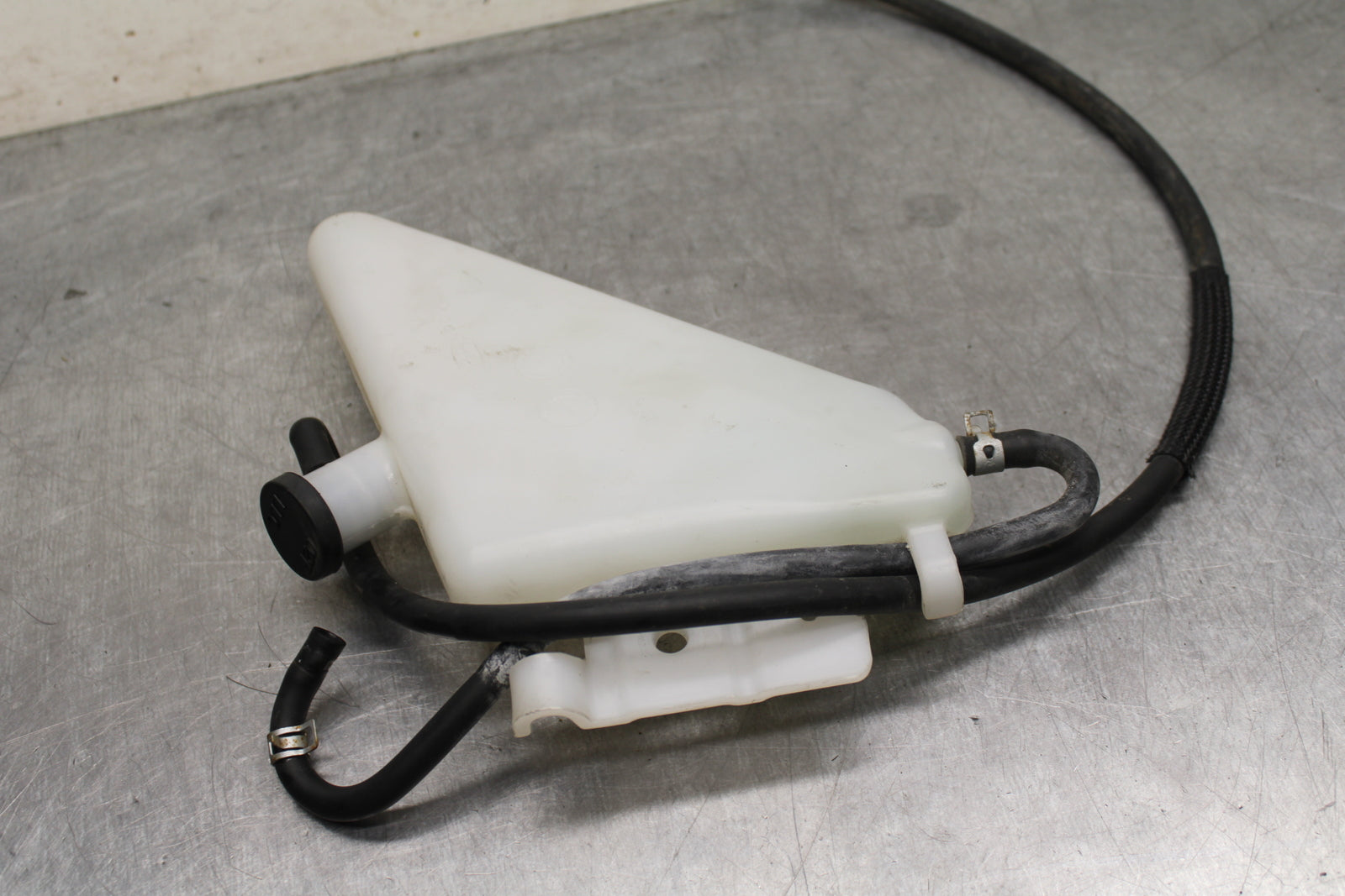 09 SUZUKI GSXR600 COOLANT WATER TANK RESERVOIR BOTTLE BB759