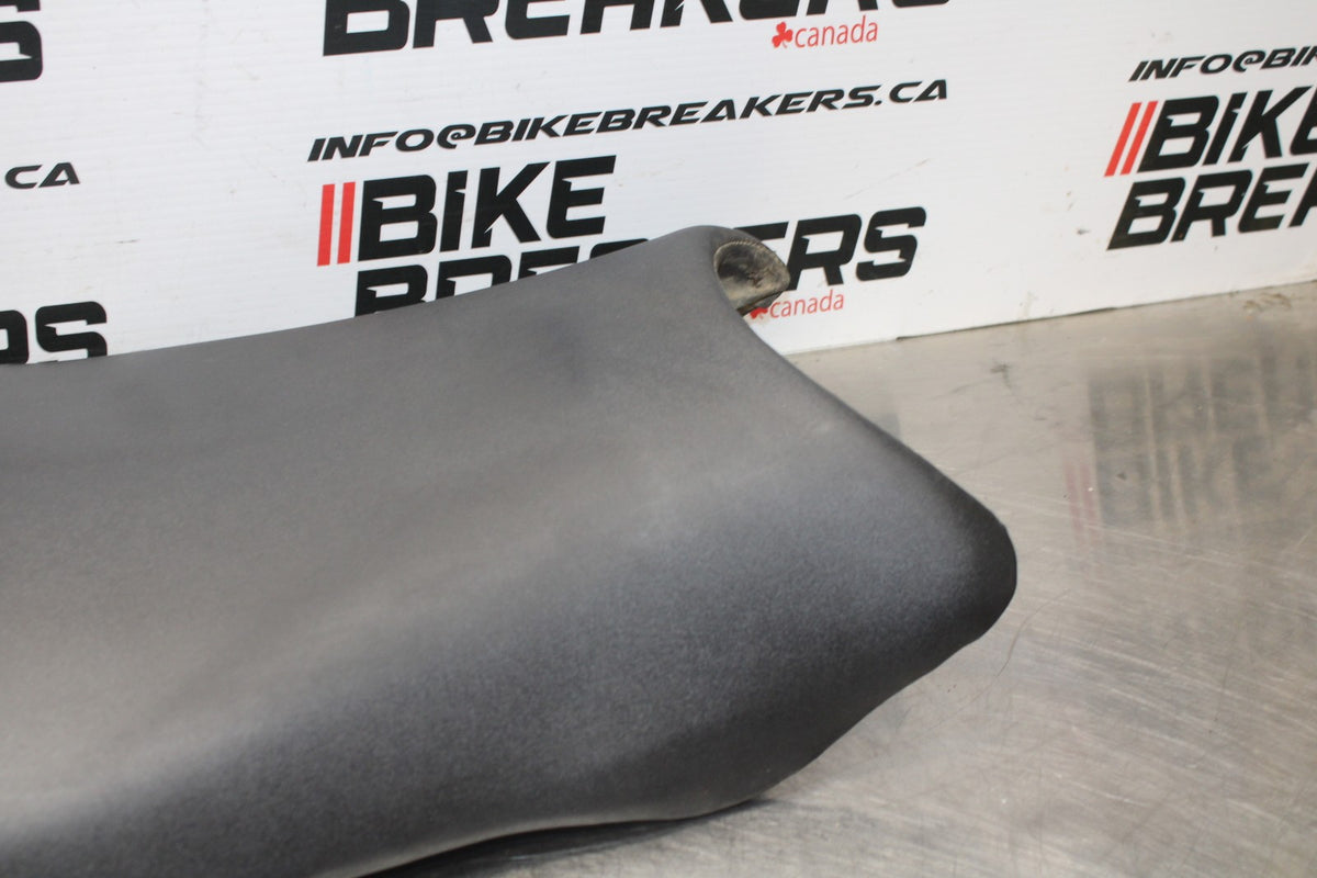 98-05 HONDA SUPER HAWK 1000 VTR1000F FRONT REAR SEAT SADDLE BB821