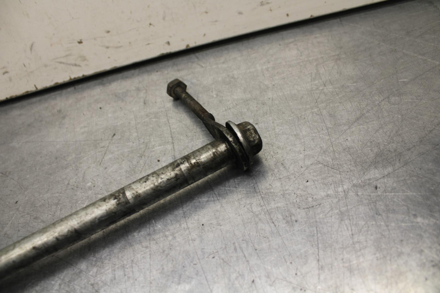 1996 Kawasaki Vulcan 800 VN800B Classic REAR AXLE WHEEL RIM PIVOT BOLT AXEL BB93