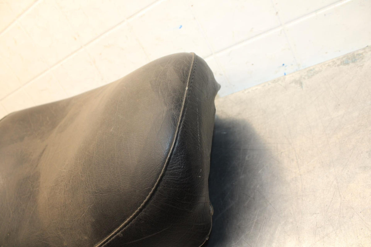 75 SUZUKI GT 550 FRONT REAR SEAT SADDLE BB72 