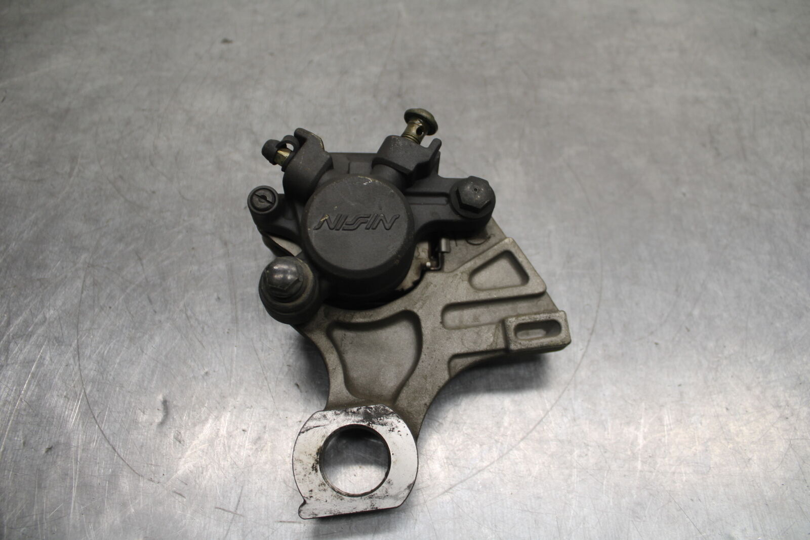 08-09 YAMAHA YZF R6S REAR BACK BRAKE CALIPER W MOUNT BRACKET BB114