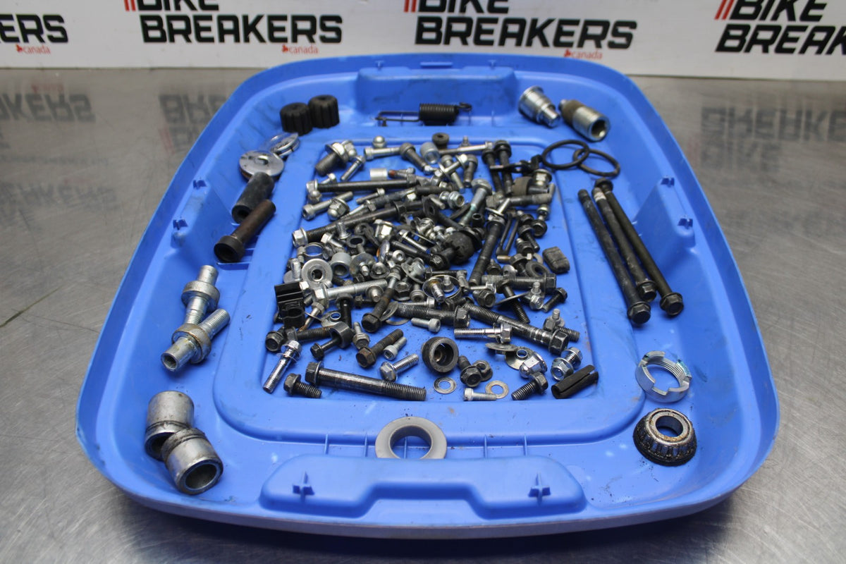 07 HONDA VTX1300R BOLTS HARDWARE MOTOR SCREWS BB825