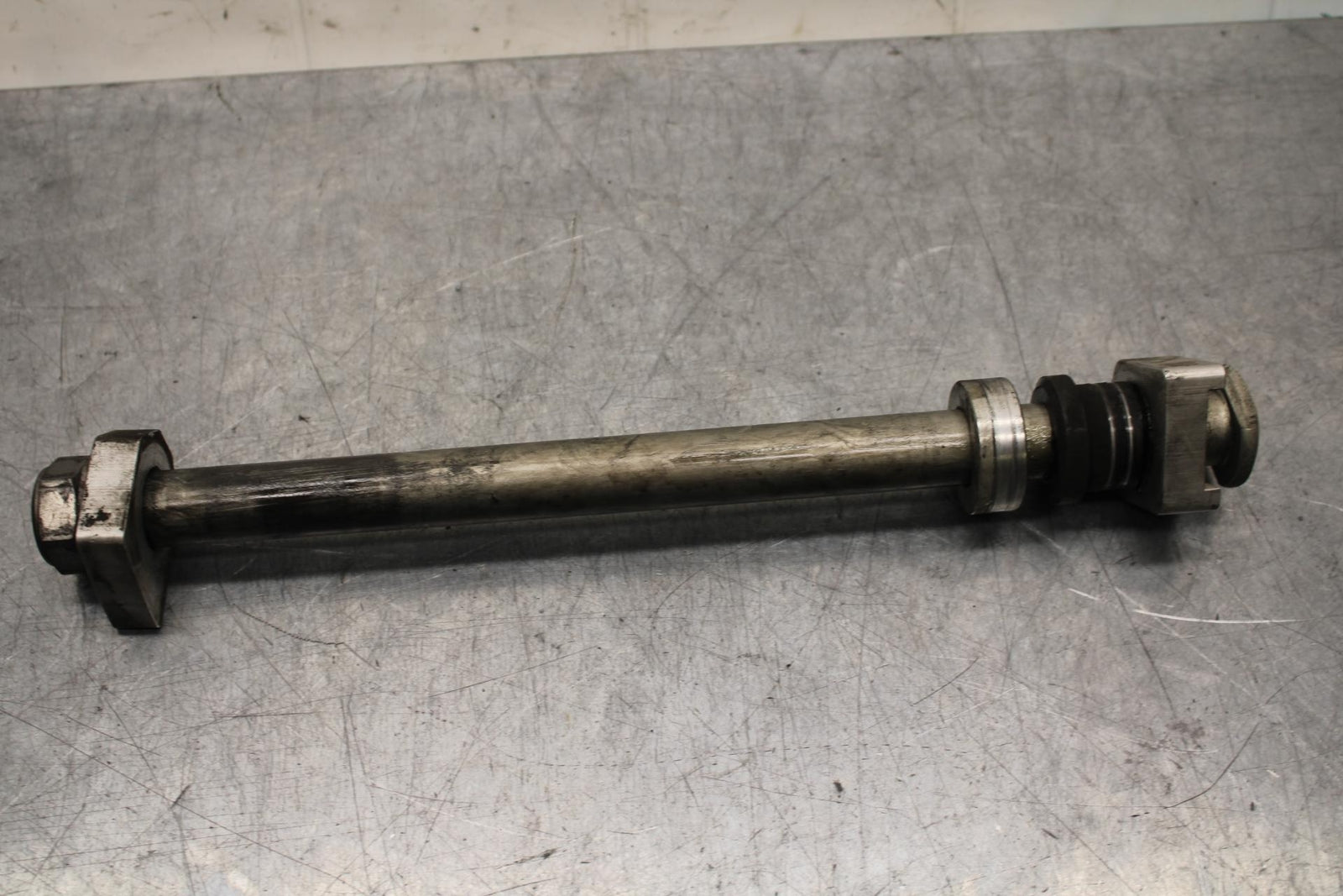 2009 Triumph Daytona 675 REAR AXLE BACK WHEEL RIM PIVOT BOLT AXEL  BB584