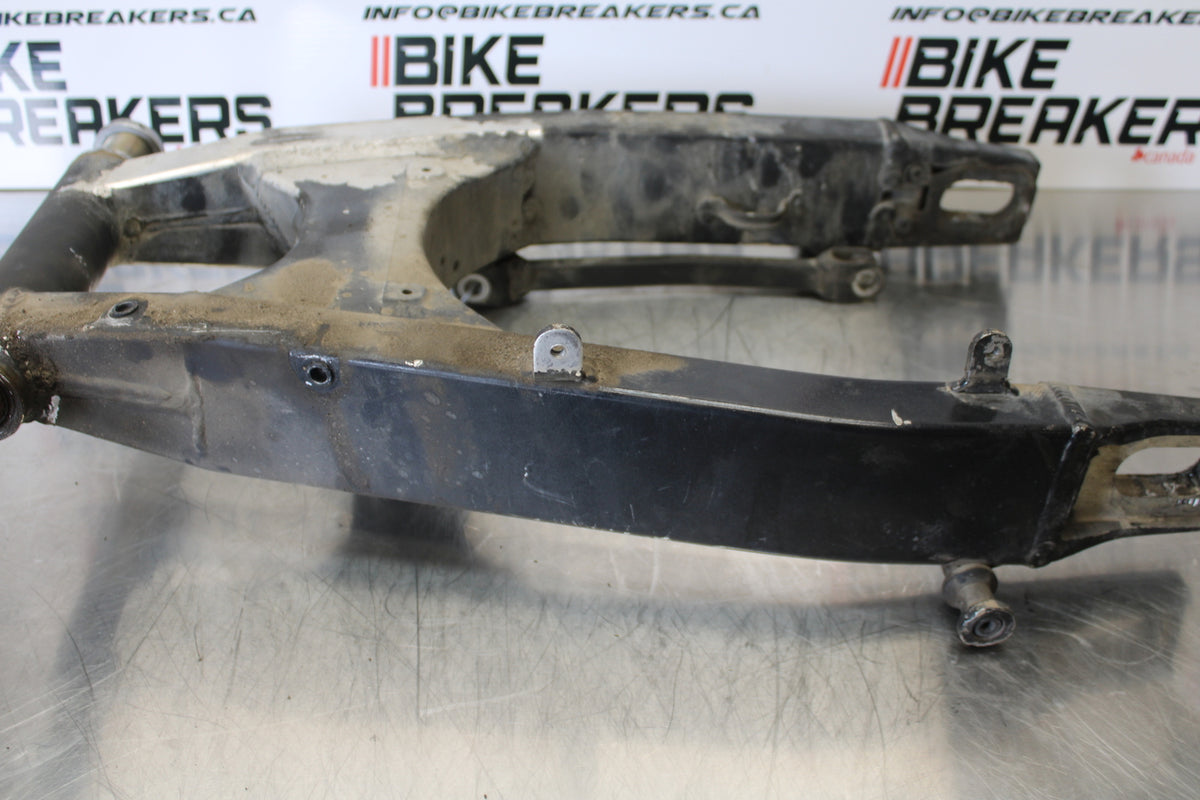 01-03 SUZUKI GSXR600 REAR SWINGARM BACK SUSPENSION SWING ARM BB145