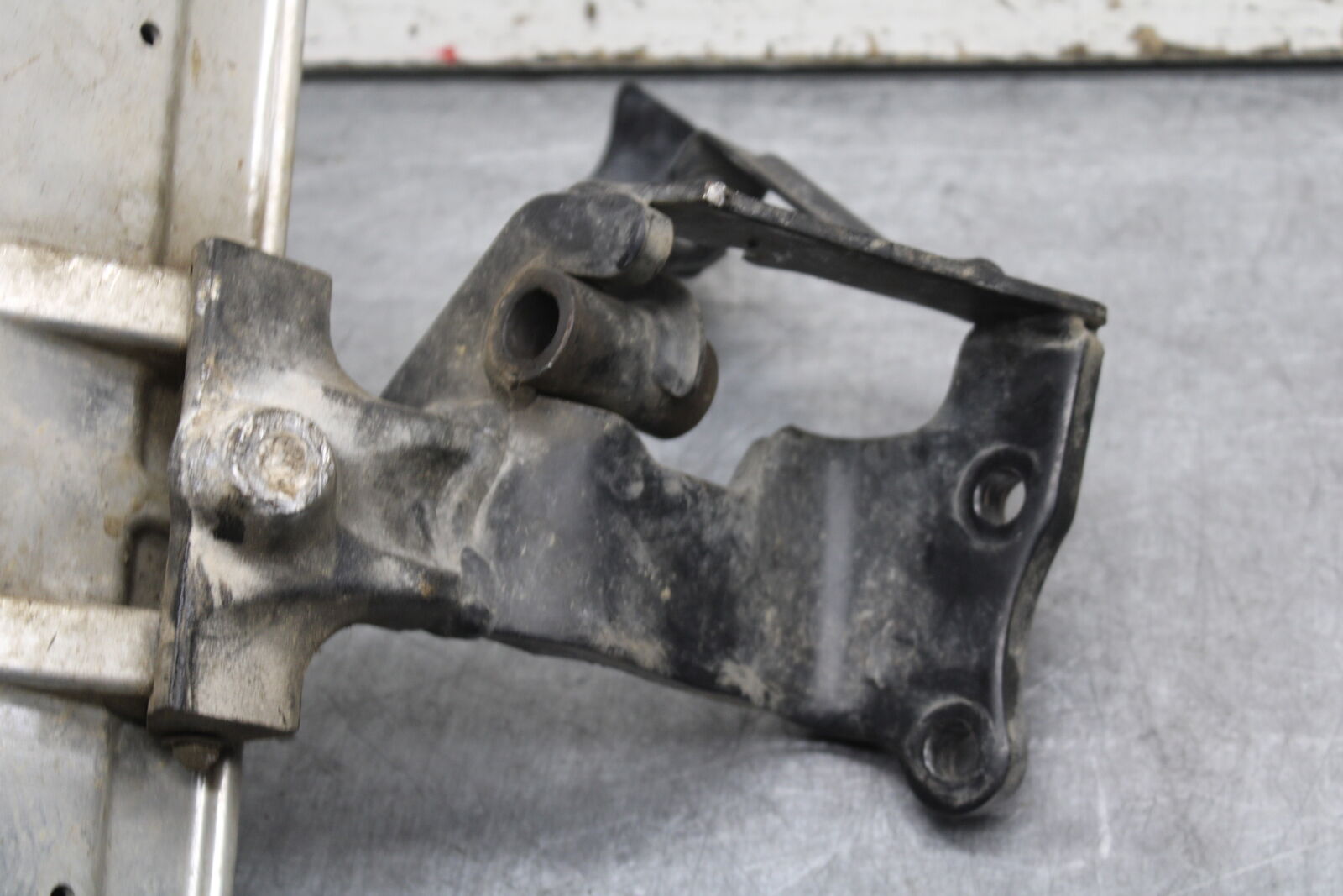 14-15 YAMAHA V STAR 1300 XVS1300CT TOURER RIGHT FRONT FOOT REST PEG STEP BB722