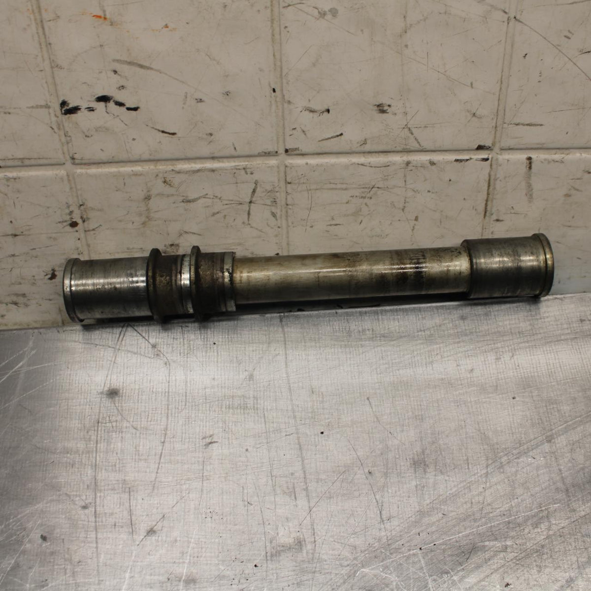 00-02 KAWASAKI NINJA ZX6R ZX600J FRONT WHEEL AXLE PIVOT BOLT 41068-1426 BB489