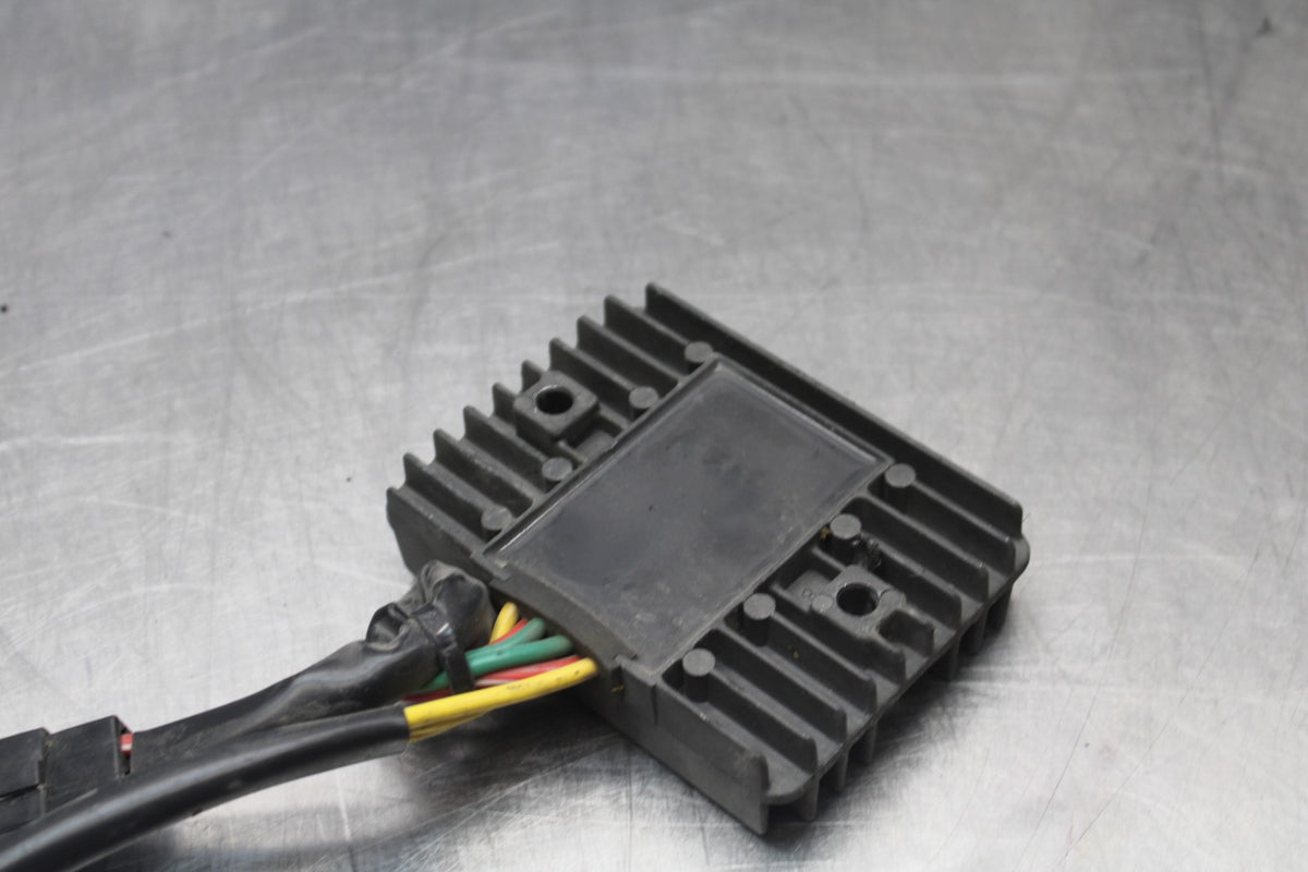 16 APRILIA TUONO V4 1100 RECTIFIER VOLTAGE REGULATOR BB905