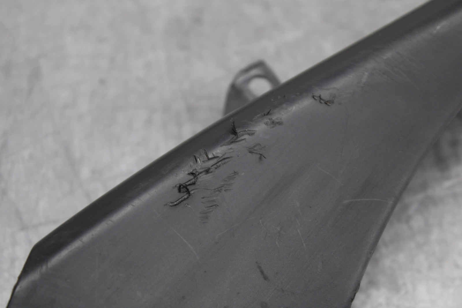07-08 YAMAHA YZF R1 REAR BACK DRIVE CHAIN GUARD COVER SHIELD BB724