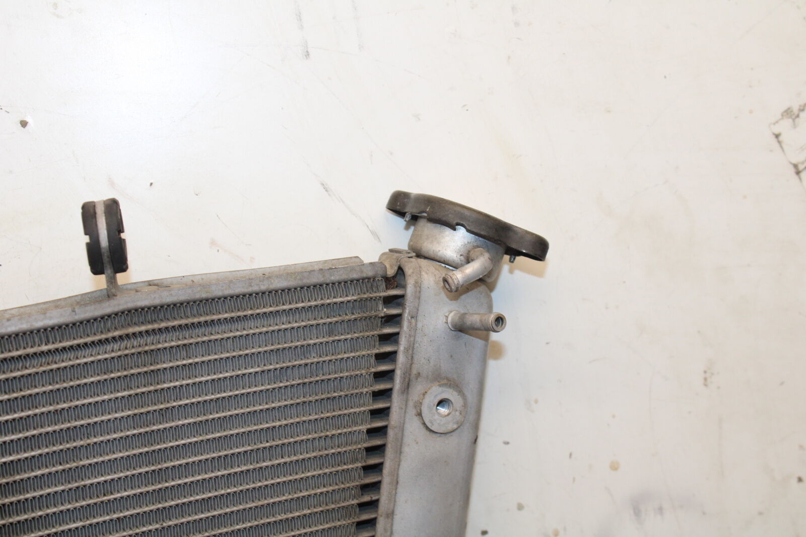 05-06 SUZUKI GSXR1000 ENGINE RADIATOR MOTOR COOLER COOLING 17710-41G00 BB677