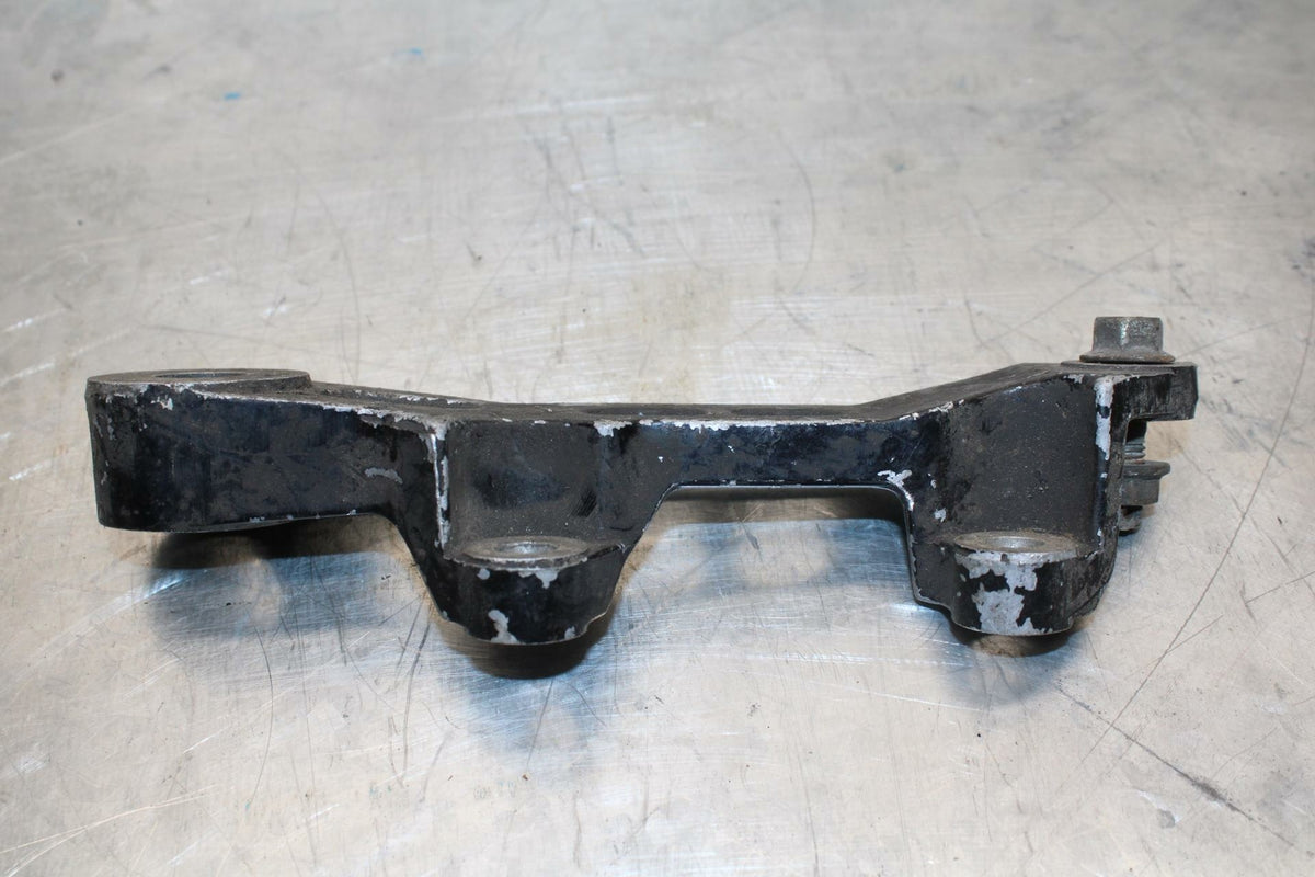 85 YAMAHA RZ500 REAR BRAKE CALIPER HANGER BACK MOUNTING BRACKET BB27 B