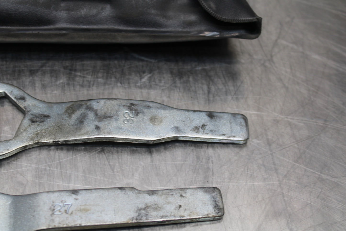 04-05 KAWASAKI NINJA ZX10R STOCK TOOLS OEM TOOL BAG KIT SET BB163