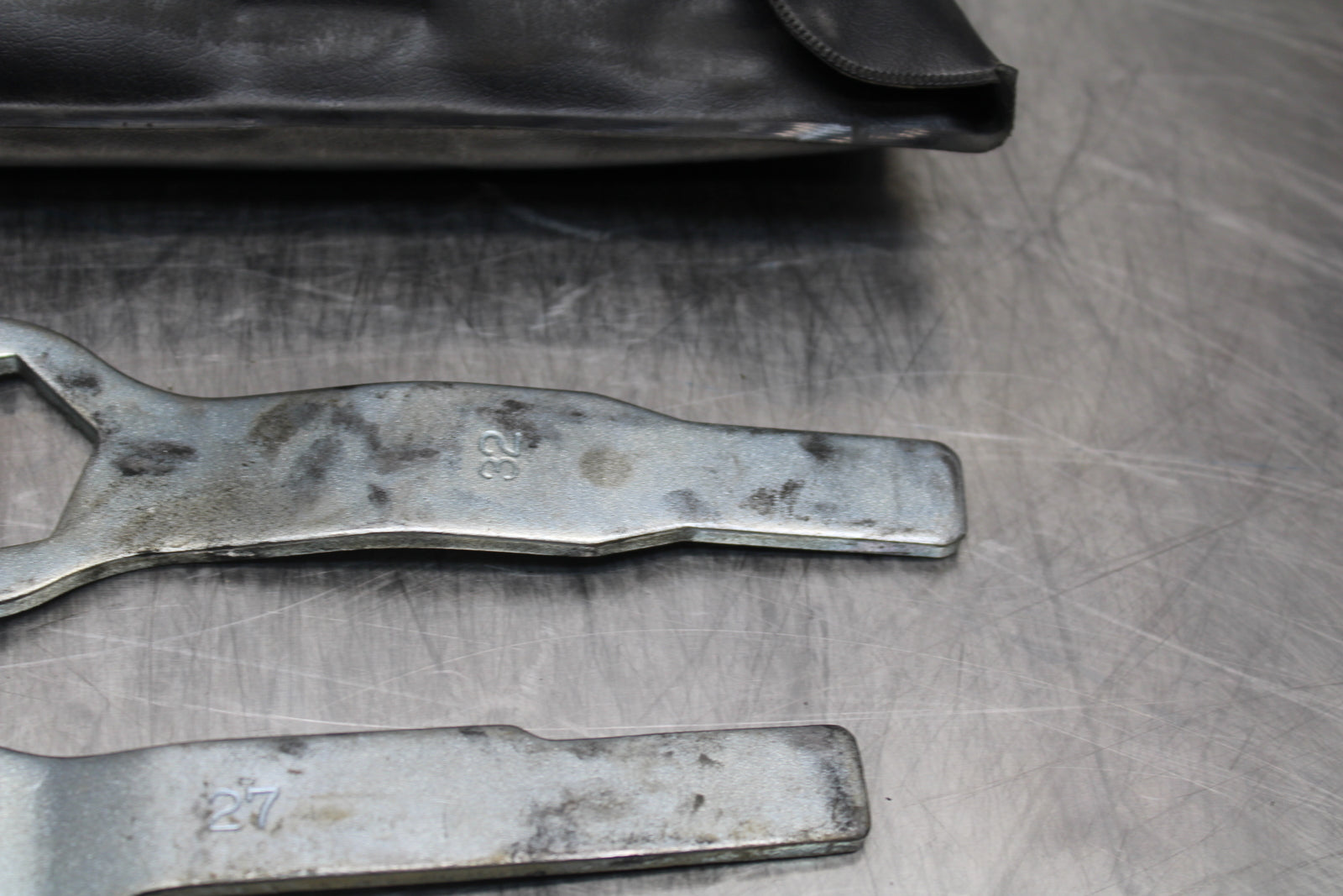 04-05 KAWASAKI NINJA ZX10R STOCK TOOLS OEM TOOL BAG KIT SET BB163