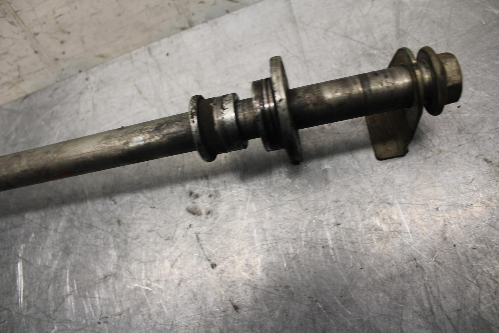 00-01 KAWASAKI ZZR600 REAR AXLE BACK WHEEL RIM PIVOT BOLT AXEL BB31