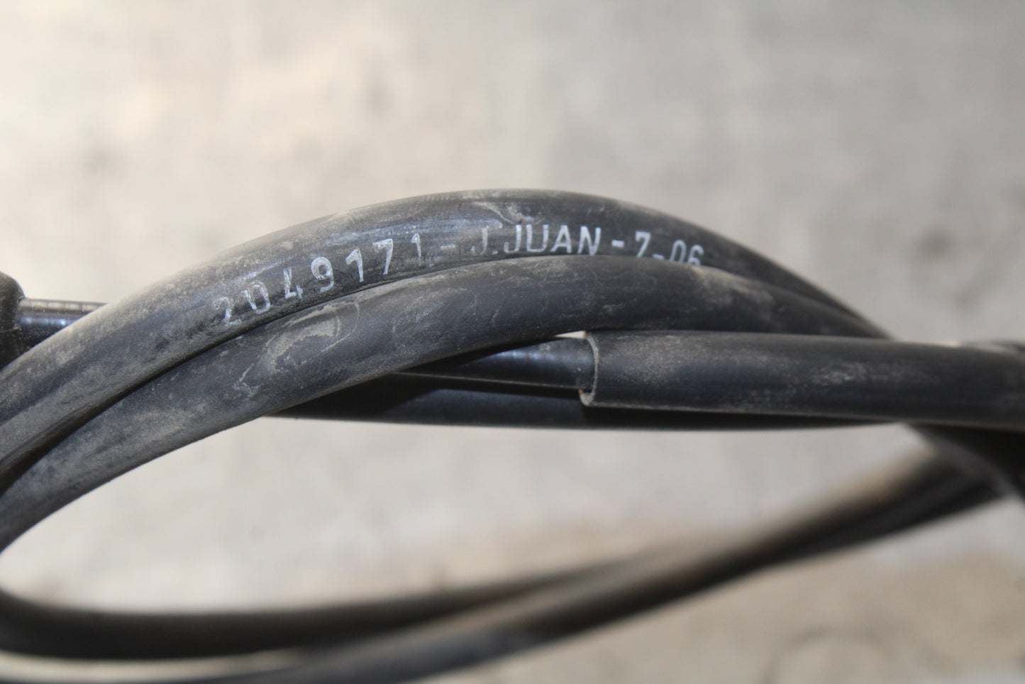 07-08 TRIUMPH DAYTONA 675 THROTTLE CABLES LINES BB685