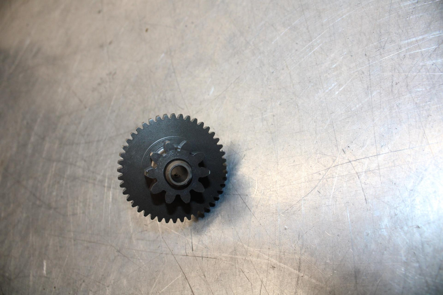 2001 Yamaha YZF R6 ENGINE MOTOR IDLER IDLING GEAR 5SL-15512-00-00 BB68