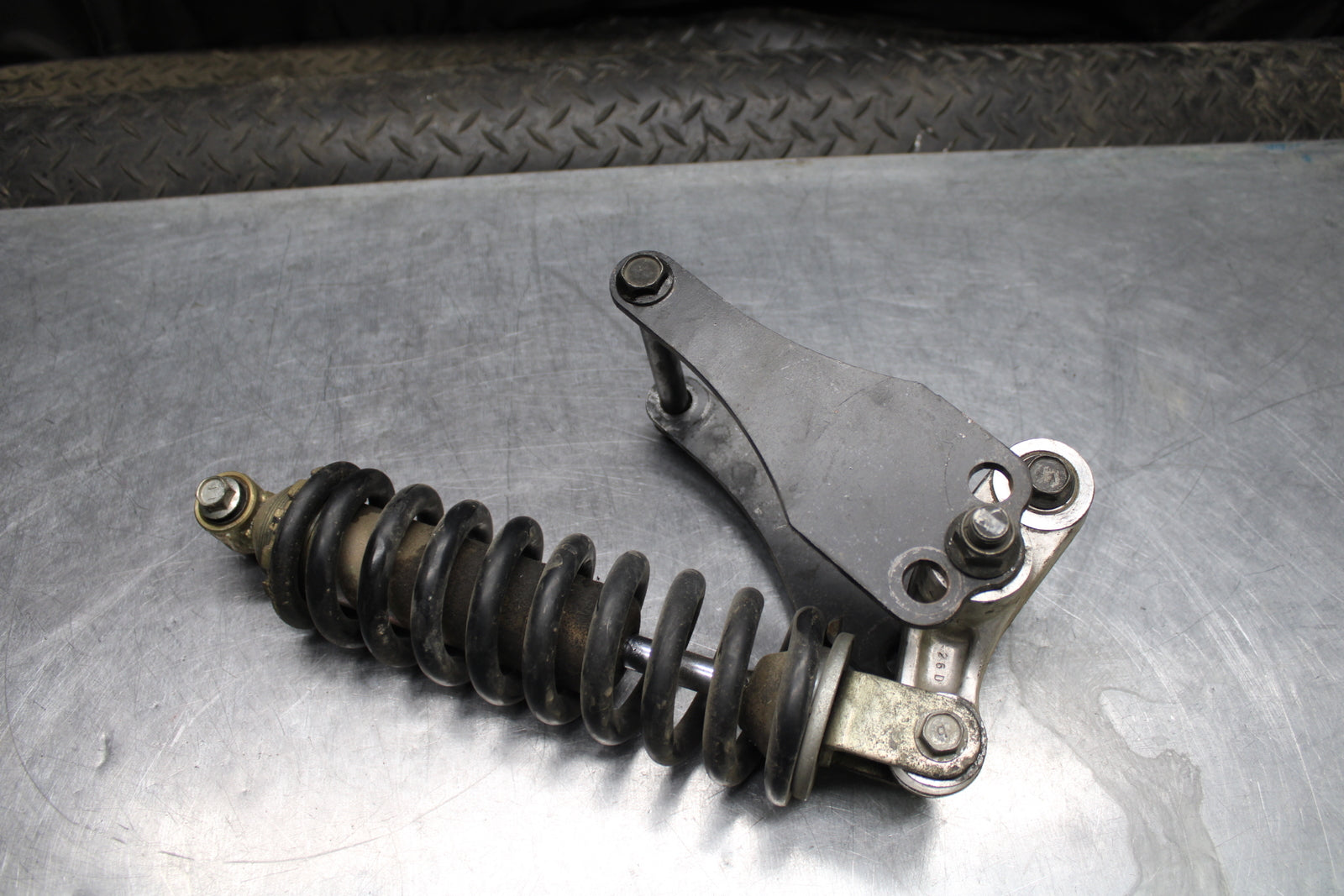 00 SUZUKI INTRUDER 1500 VL1500 REAR BACK SHOCK ABSORBER BB761
