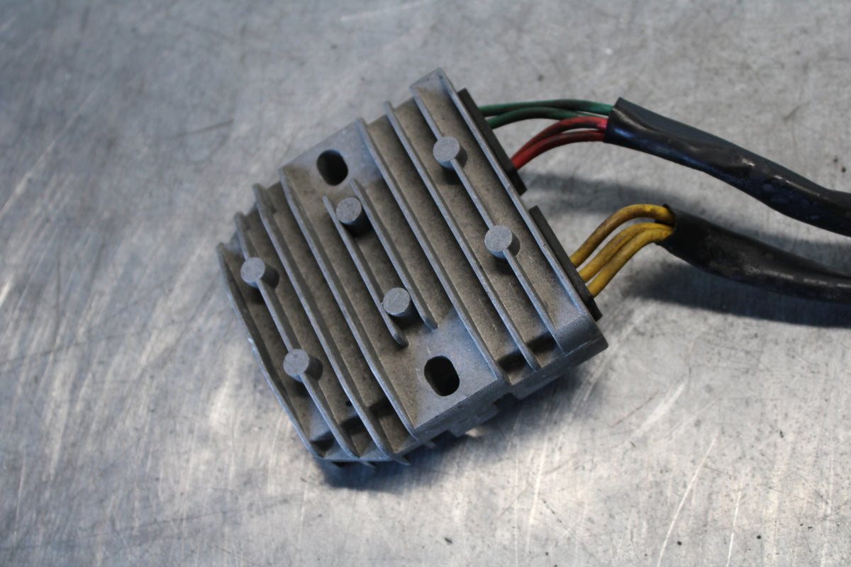 03-04 HONDA CBR600RR RECTIFIER VOLTAGE REGULATOR 31600-MEE-003 BB661