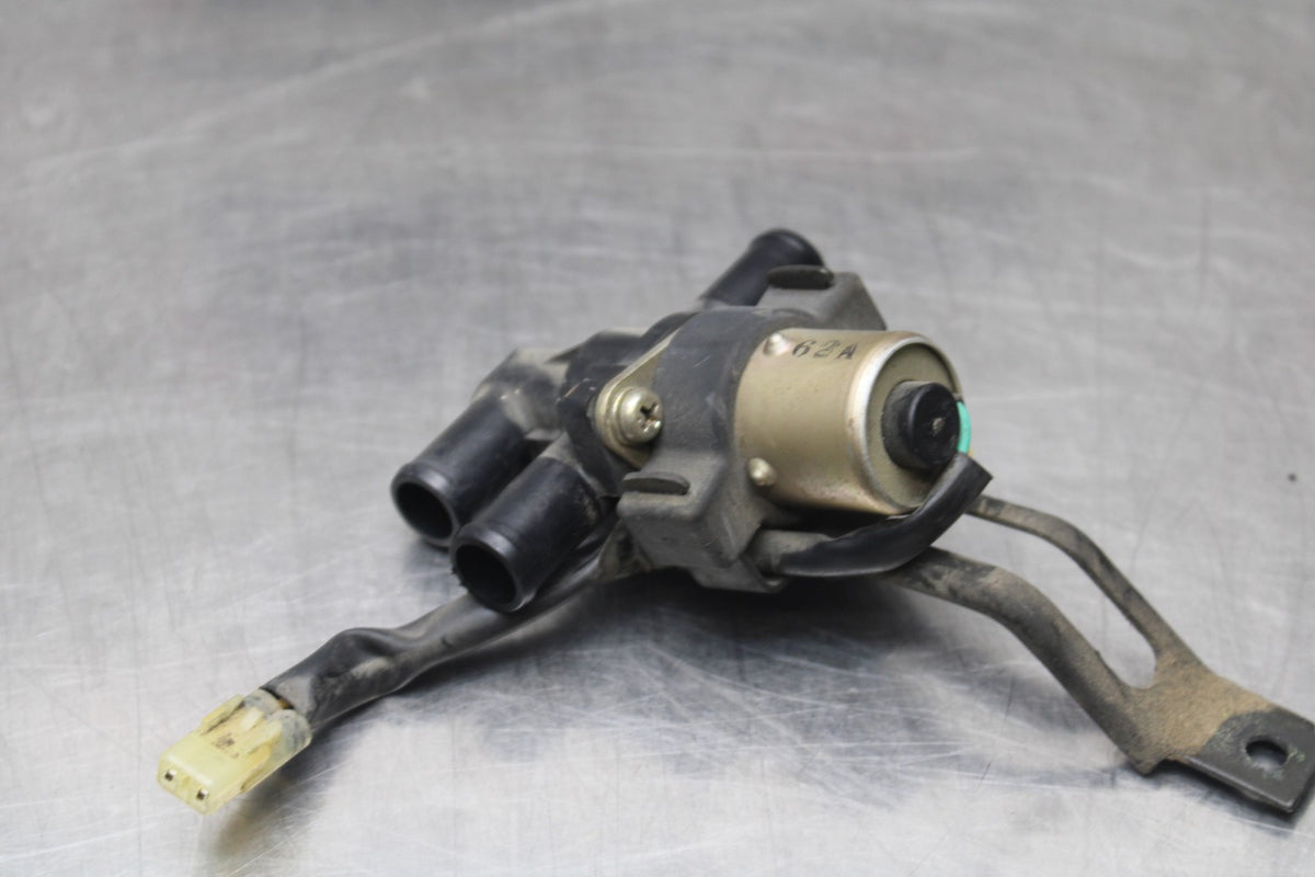03-05 YAMAHA YZF R6  AIR VALVE SOLENOID TOP ENGINE SWITCH SENSOR BB793
