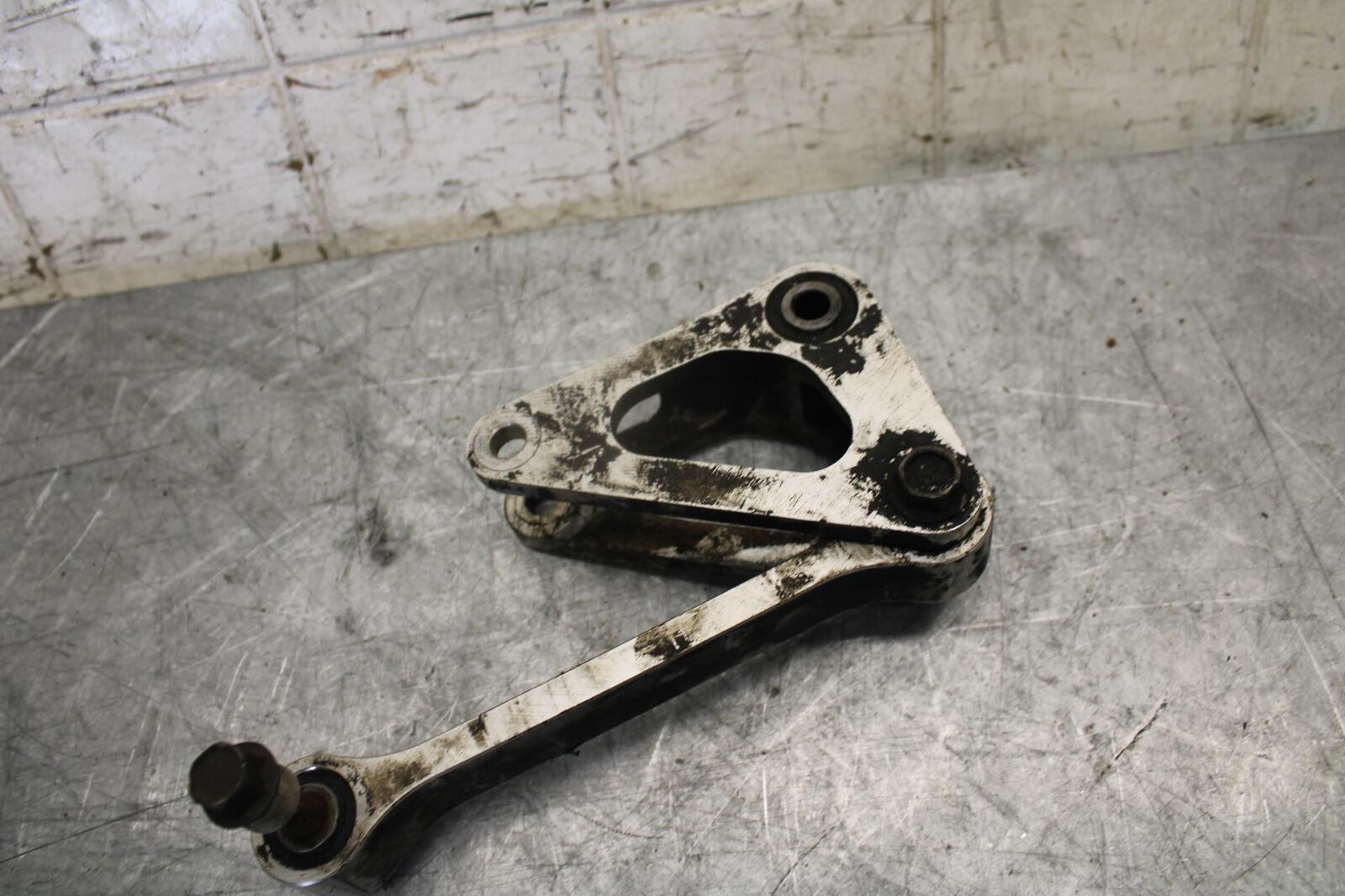 1999 Yamaha YZF R1 REAR DOGBONE SHOCK LINKAGE LINK 4XV-2217A-00-00 BB50