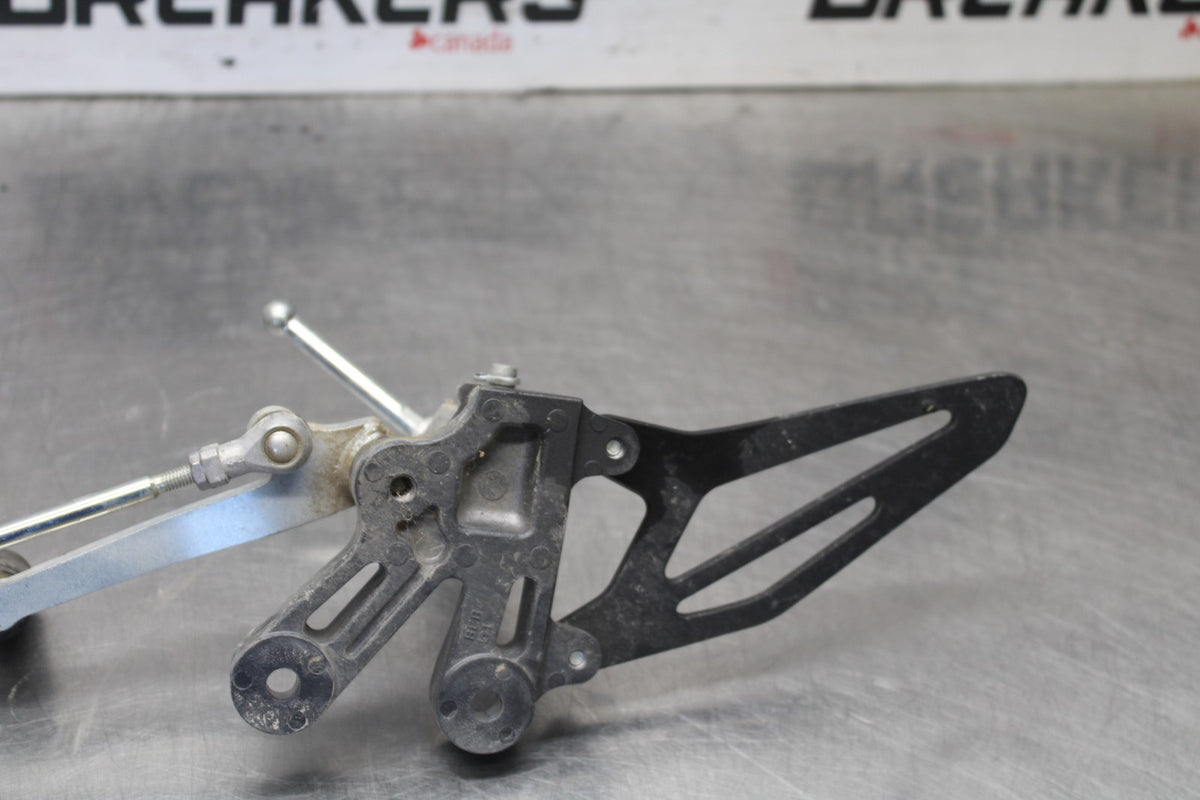 22-25 YAMAHA YZF R7 LEFT REARSET REAR SET FOOT PEG W SHIFTER BB940