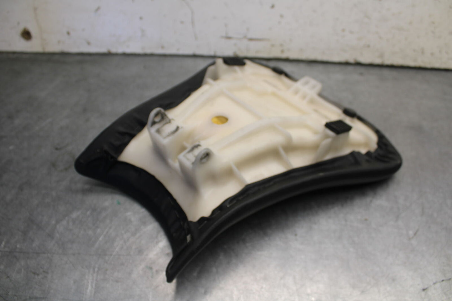 09-12 KAWASAKI NINJA ZX6R FRONT DRIVERS SEAT PAD SADDLE 53066-0246-MA BB698