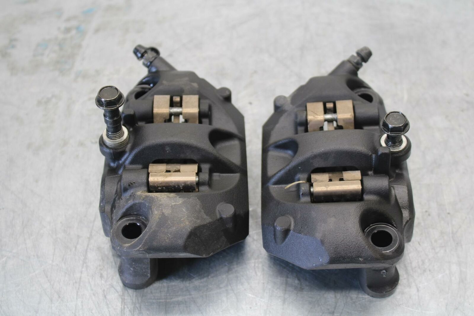 19-20 KAWASAKI NINJA ZX6R RIGHT LEFT FRONT BRAKE CALIPER SET PAIR CALIPERS BB419