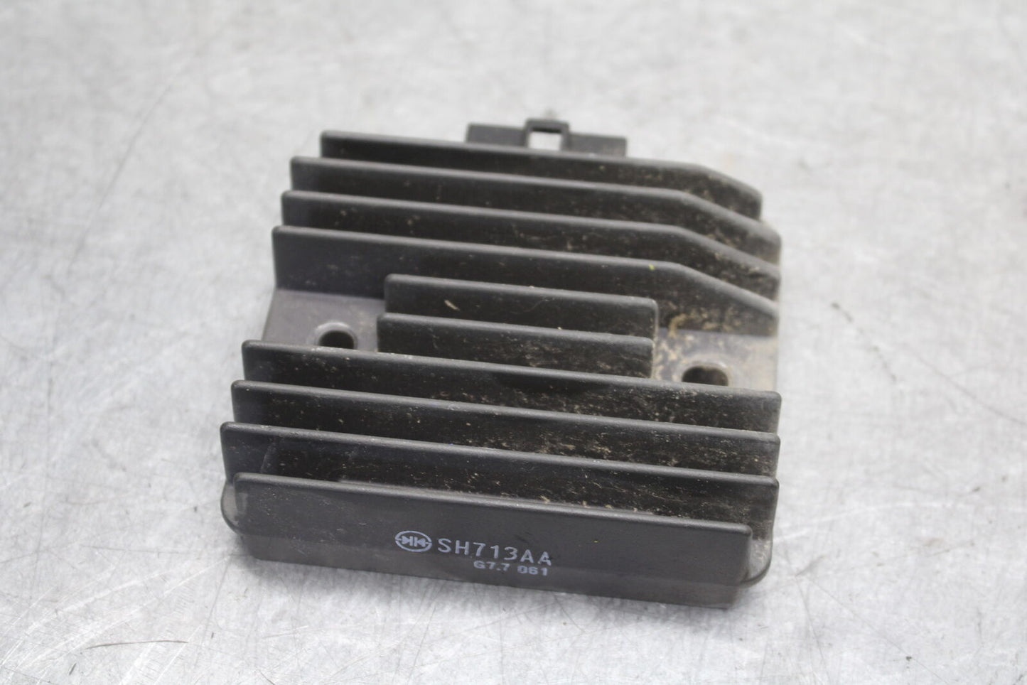08-09 YAMAHA YZF R6S RECTIFIER VOLTAGE REGULATOR  BB690