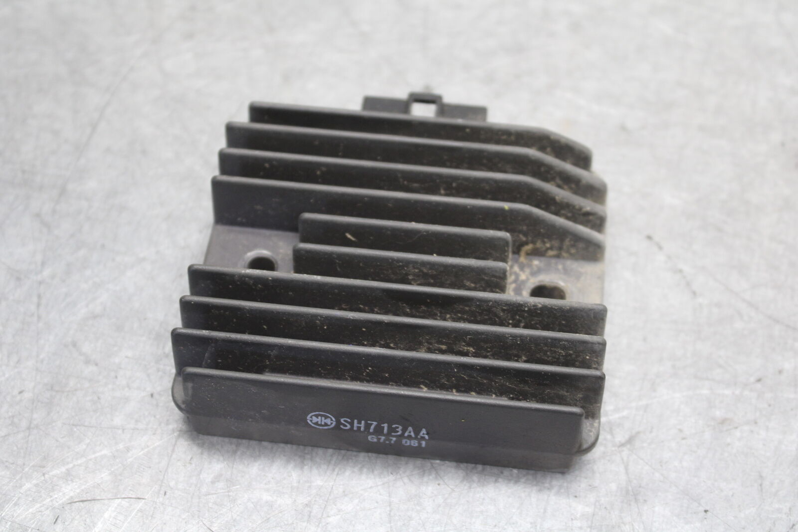 08-09 YAMAHA YZF R6S RECTIFIER VOLTAGE REGULATOR  BB690