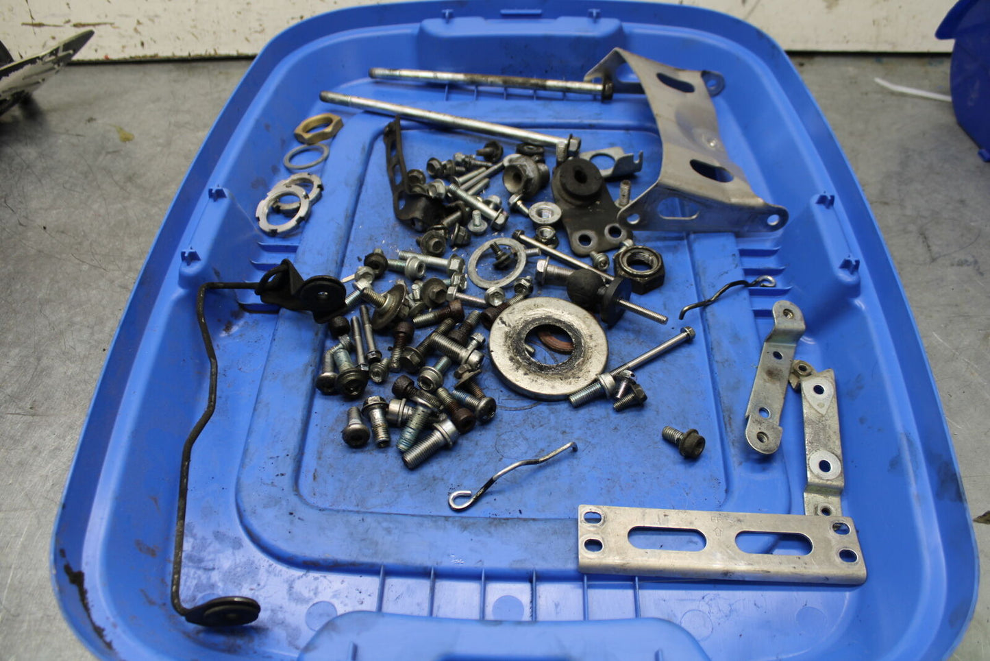 06-07 SUZUKI GSXR 600 MOUNTING BOLTS HARDWARE MOTOR SCREWS BB737