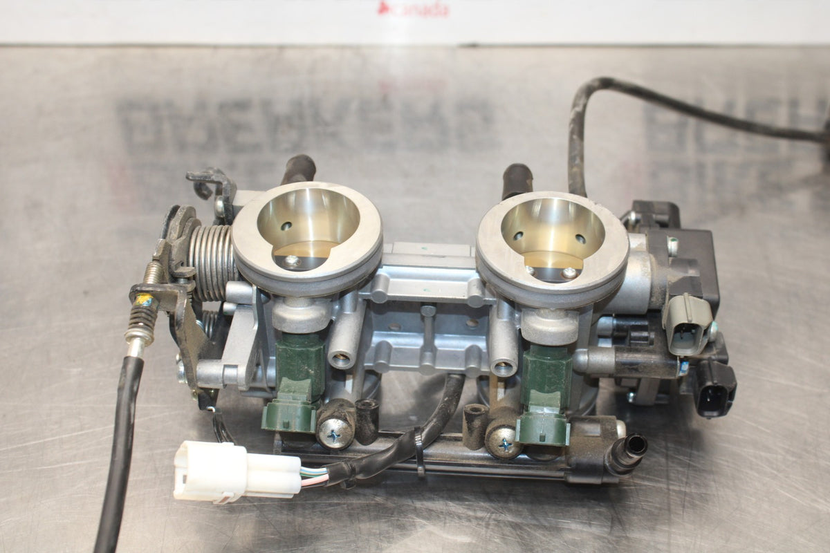 13 KAWASAKI NINJA 650 EX650F ABS MAIN FUEL INJECTORS / THROTTLE BODIES BB828