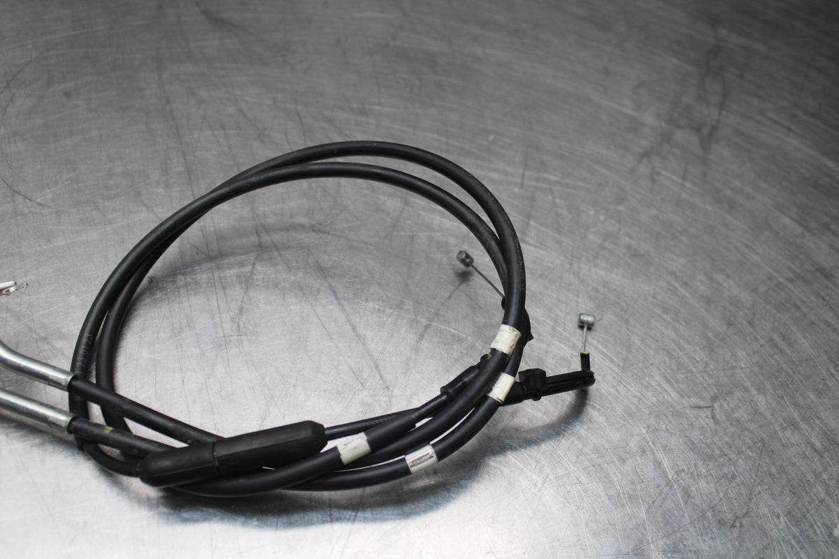 23 YAMAHA YZF R3 THROTTLE CABLES LINES BB806