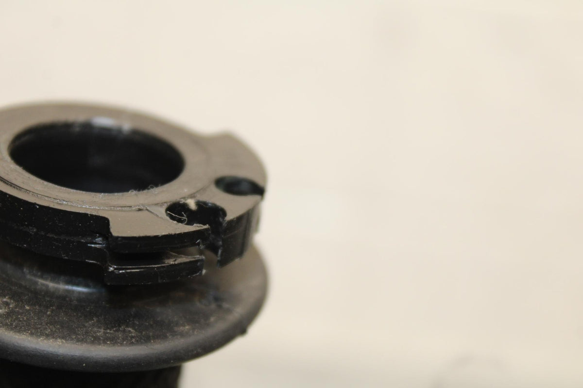 19-21 YAMAHA YZF R3 RIGHT THROTTLE GRIP BB588