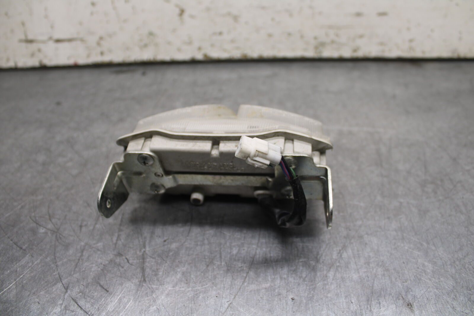 06-07 SUZUKI GSXR750 REAR TAIL TAILLIGHT BACK BRAKE LIGHT BB110